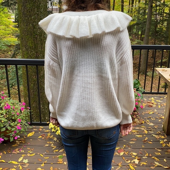 CECE ruffle sweater Size M. Cream color. NWT - Picture 2 of 8